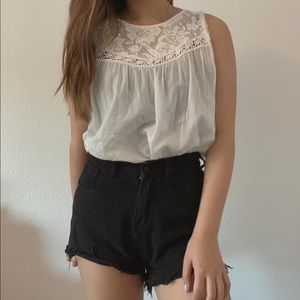 White floral open back accent tank-medium